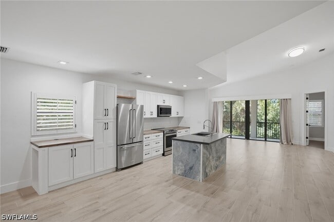 Building Photo - 27024 Adriana Cir