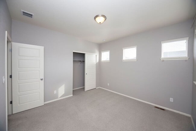 Building Photo - Beautiful Single-Family Home in a Great Location!