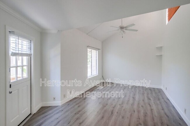 Building Photo - 3268 Via Marin