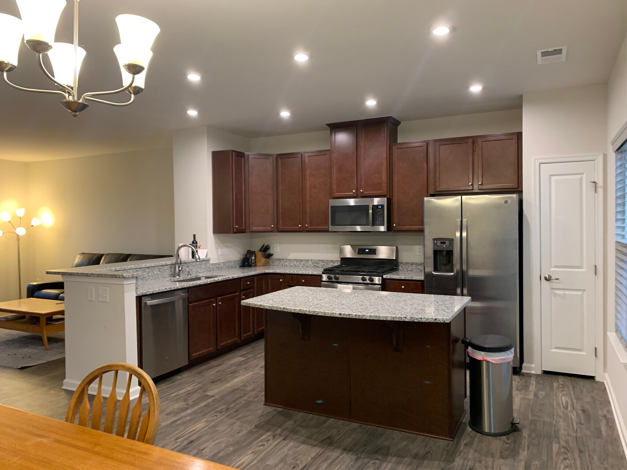 Building Photo - 392 Amber Acorn Ave