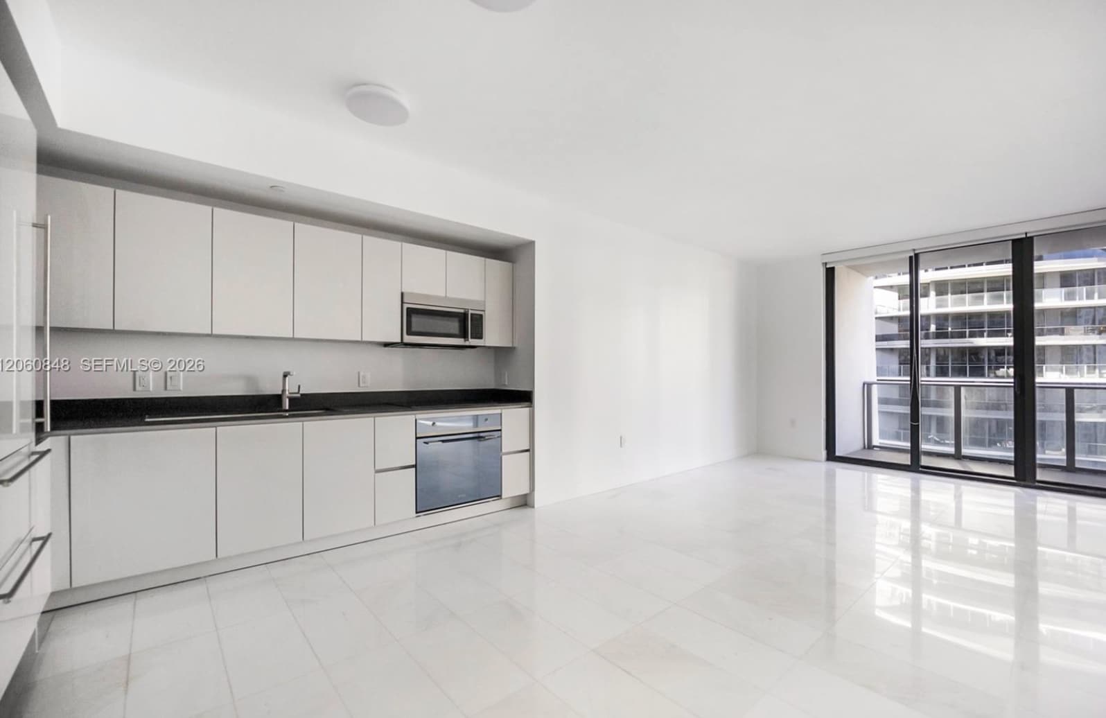 Building Photo - 1010 Brickell Ave