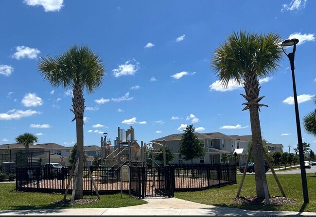 Building Photo - Isles of Lake Nona!! 3 Bedroom 2.5 Bathroom Townhome