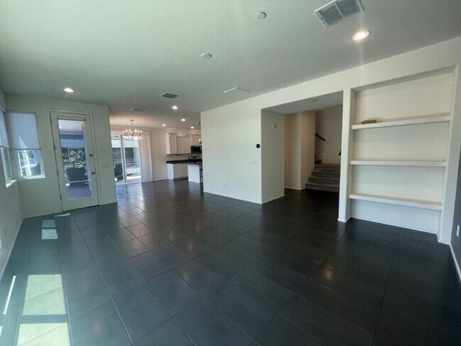 Building Photo - 1250 Abbey Ln