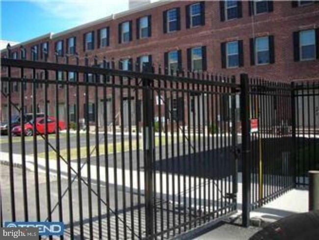 Building Photo - 2734 Tilton St