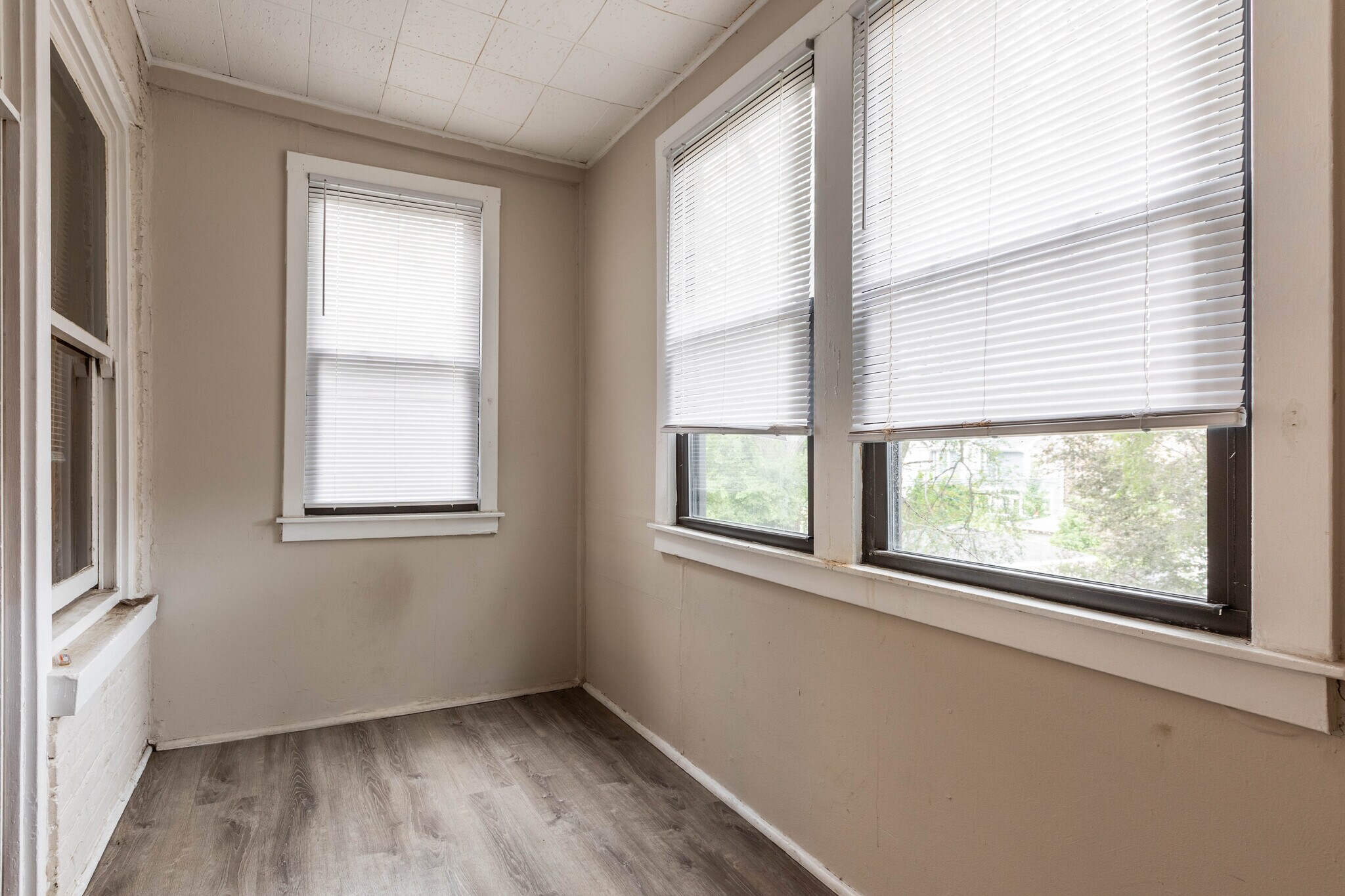 Building Photo - 3620 W Grace St