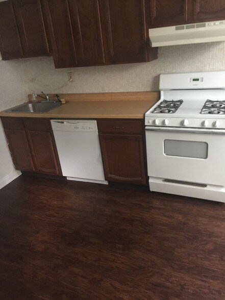 Building Photo - 434 W Roslyn Pl