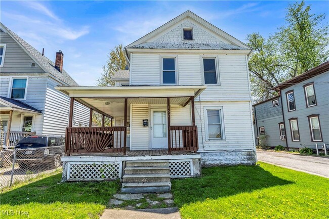 Primary Photo - 352 7th St
