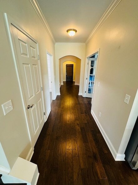 Building Photo - 1015 Callaway Dr