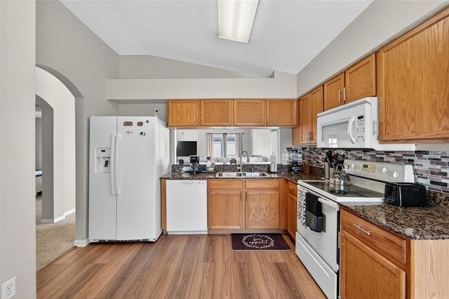 Building Photo - 11812 Lynmoor Dr