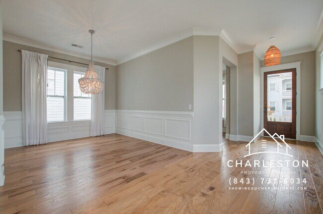 Building Photo - 1636 Juliana St