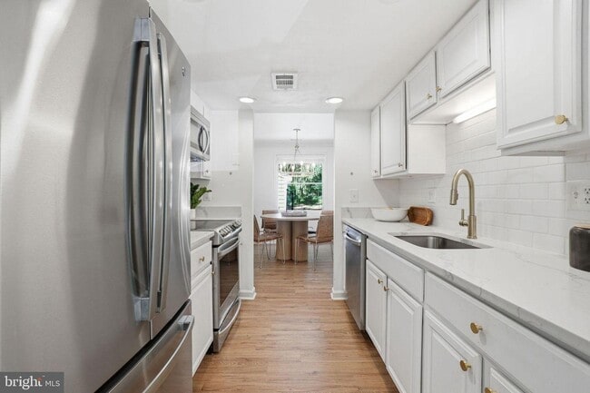 Building Photo - 1579 Poplar Grove Dr
