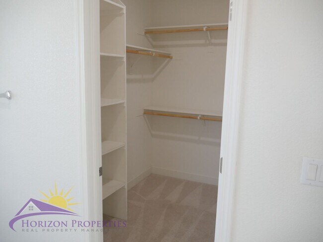 Building Photo - Modern Two-story 4 Bed 3.5 Bath 2,786 sqft...