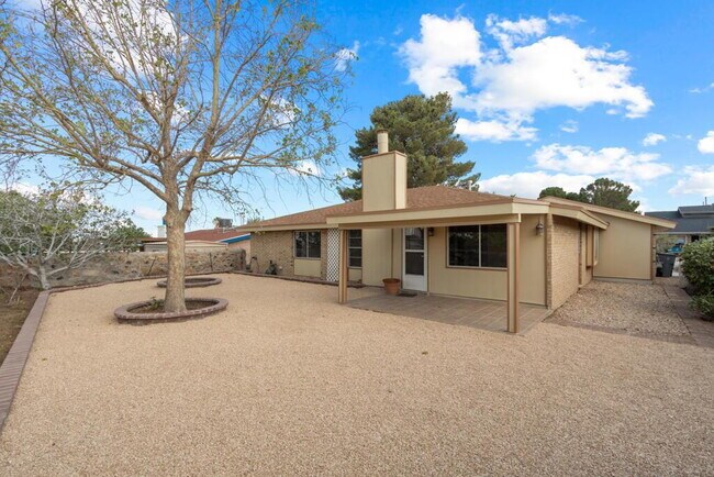 Building Photo - 926 Agua Caliente Dr