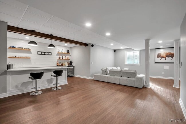Building Photo - 5330 Holly Glen Ct