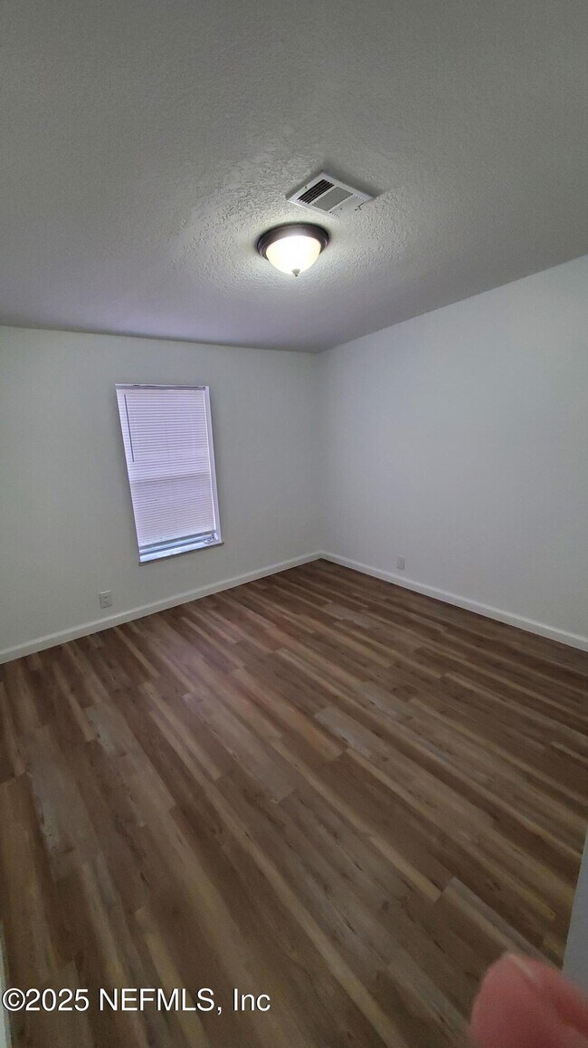 Building Photo - 1718 Wright Ave