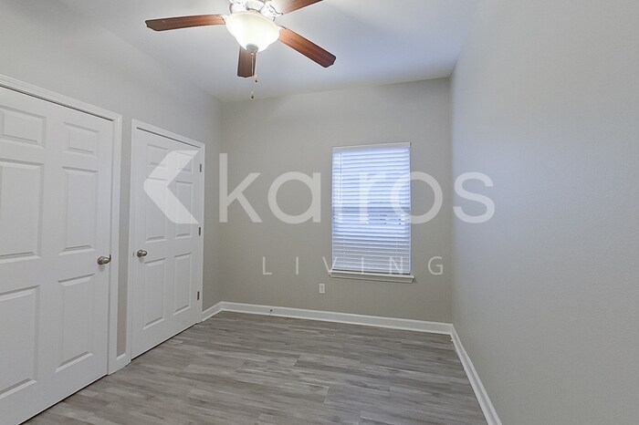 Building Photo - 10103 W 20th St