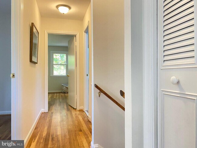 Building Photo - 11509 Parkedge Dr