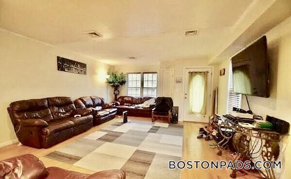 Building Photo - 6 Harleston St