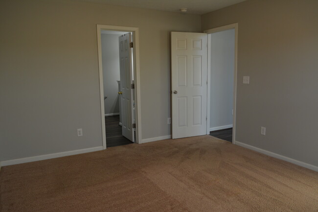 Building Photo - 3012 Nancy Dr