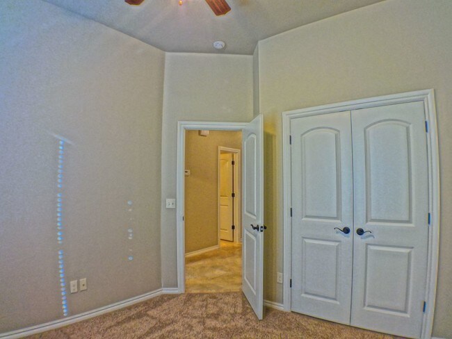 Building Photo - 724 Abilene Way