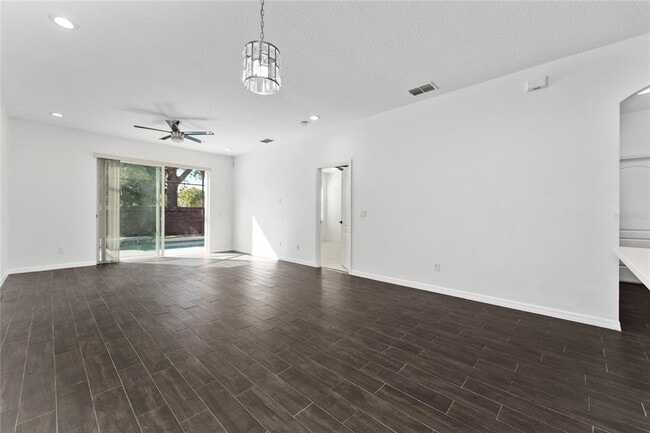 Building Photo - 4932 Olde Kerry Dr