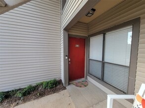 Building Photo - 2025 Augusta Dr