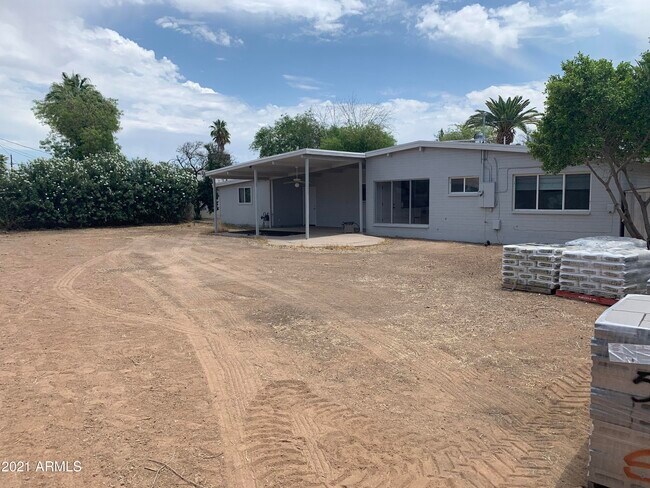 Building Photo - 17412 N 21st Dr