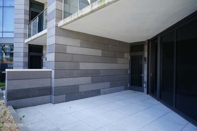Building Photo - 15 Morris Ave