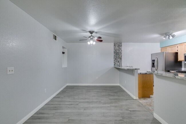 Building Photo - Updated 2-Bedroom Condo with Fireplace