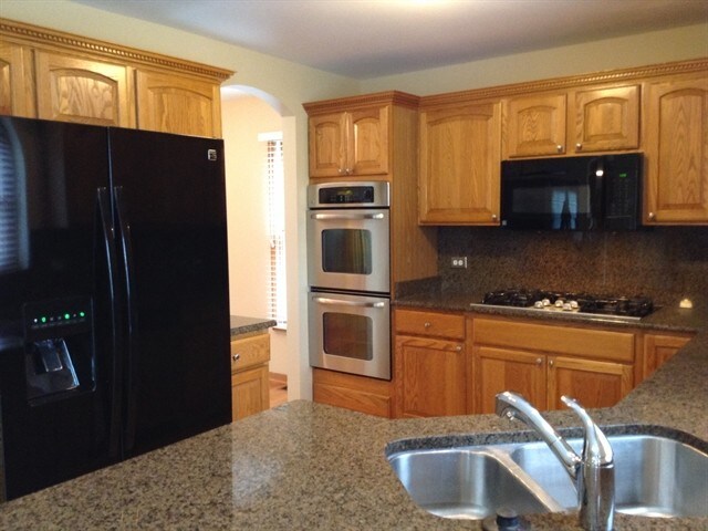 Building Photo - 1404 Lily Cache Ln