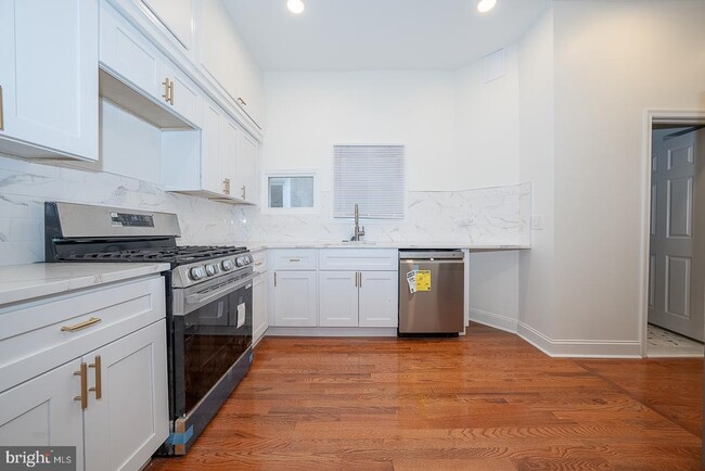 Building Photo - 168 Kalos St