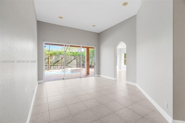 Building Photo - 10635 NW 61st Ct