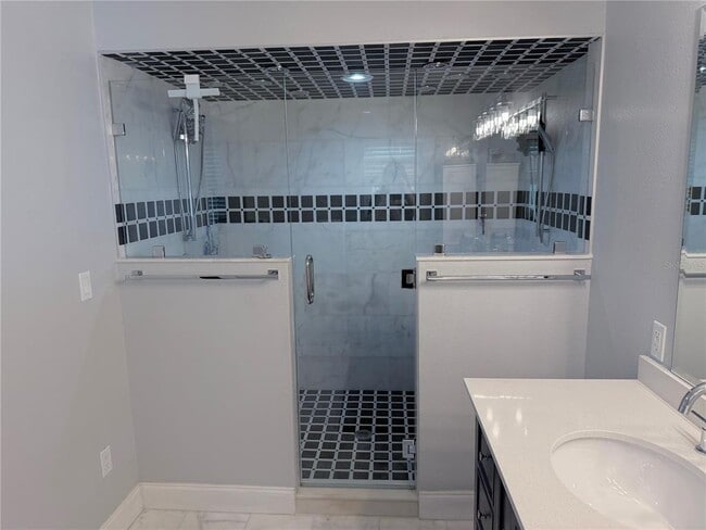 Building Photo - 731 Northwood Cir