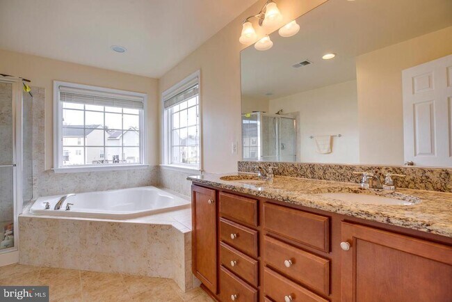 Building Photo - 7536 San Diego Ct