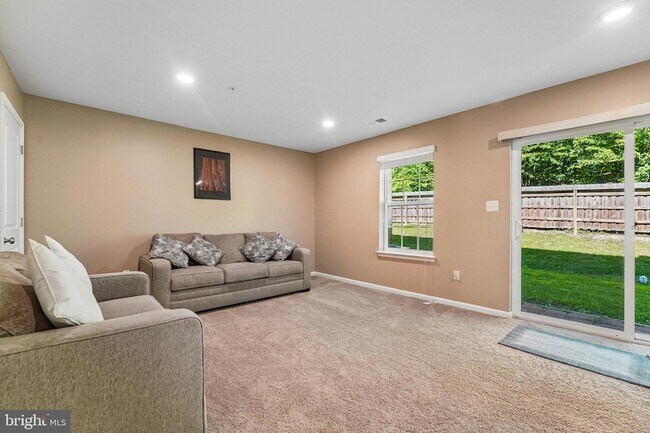 Building Photo - 5733 Nicken Ct