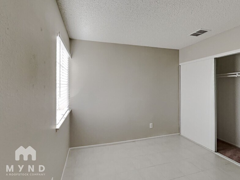 Building Photo - 1132 Placerville St