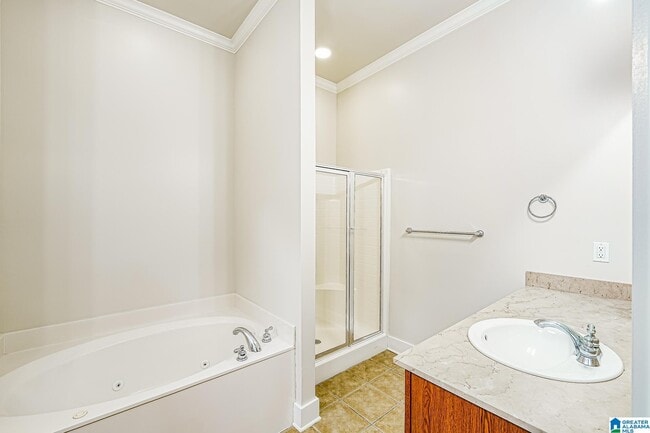 Building Photo - 4601 Nicholas Dr