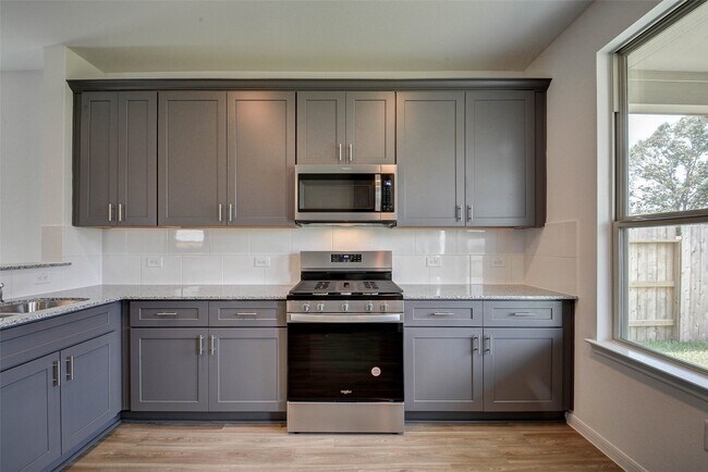Building Photo - 16642 Teak Mantle Rd
