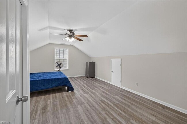 Building Photo - 1428 Gust Ln