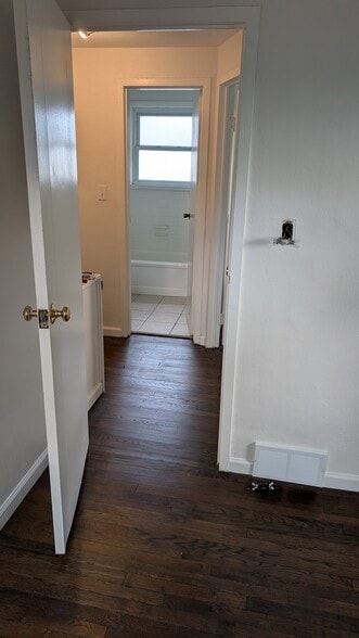 Building Photo - 482 Clearview Drive