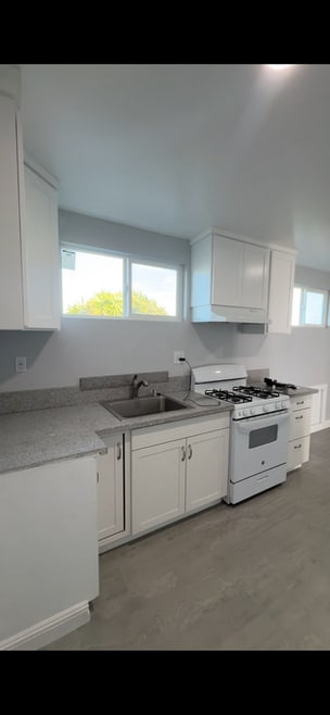 Building Photo - 1254 W 41st Pl