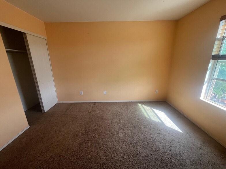 Building Photo - 6889 S Harrier Loop