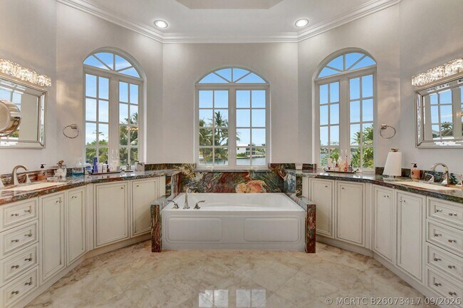Building Photo - 857 Havana Dr