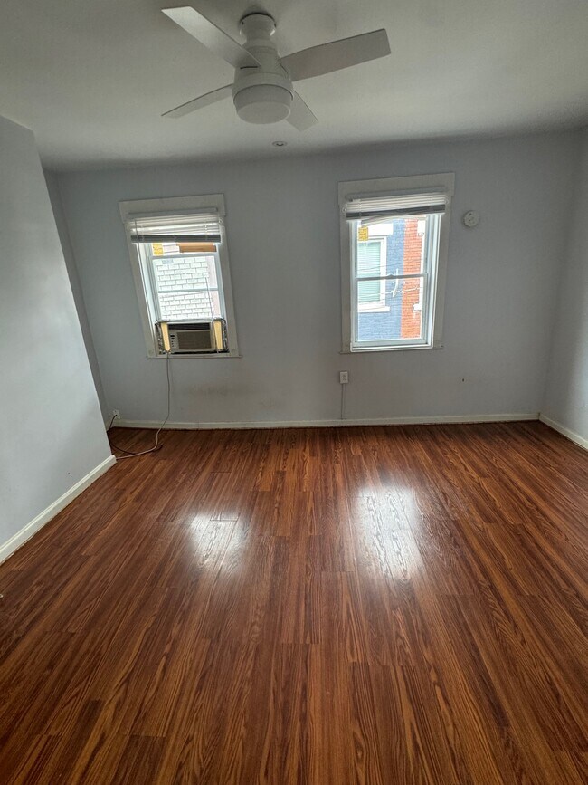 Building Photo - 843 Blossom Wy