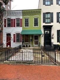 Building Photo - Foggy Bottom 1,200 Square Foot Rowhouse Off Washington Circle W/Exposed Brick! Prime Location!