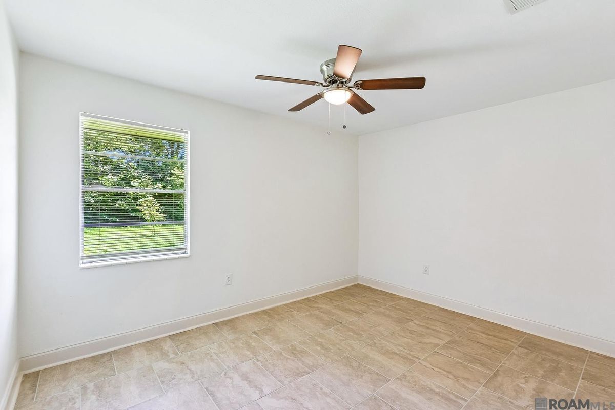 Building Photo - 8977 Nolen Dr