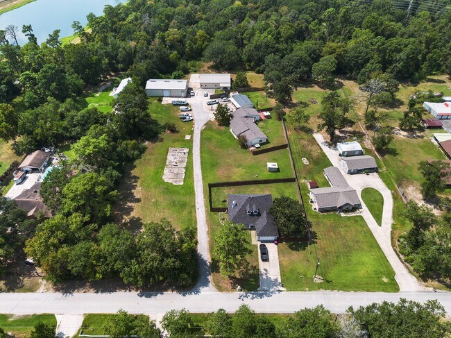 Building Photo - 22835 Fritz Ln