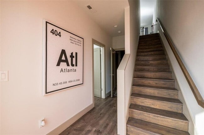 Building Photo - 37 Reynolds Square Ln