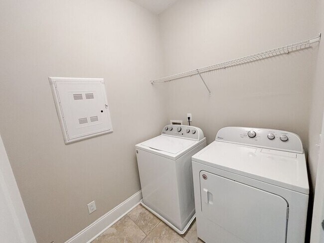 Building Photo - 1028 Bowman Woods Dr