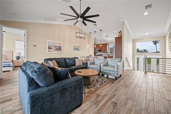 Building Photo - 256 Ibis St